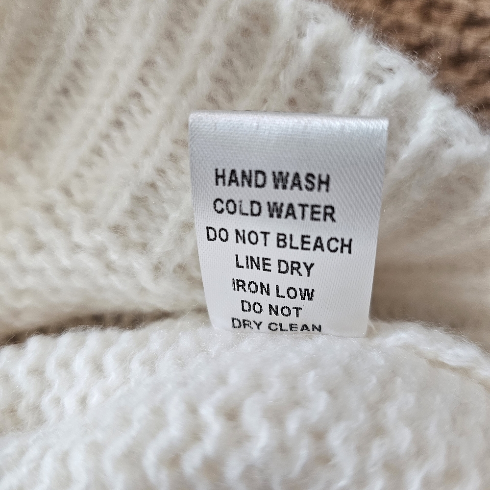 BiBi Bow Detail Puff Sleeve Sweater. Sz Medium, NWTs - Picture 13 of 14